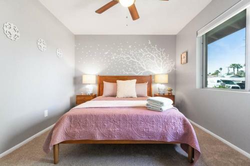 The Comforts' Inn: Desert Oasis