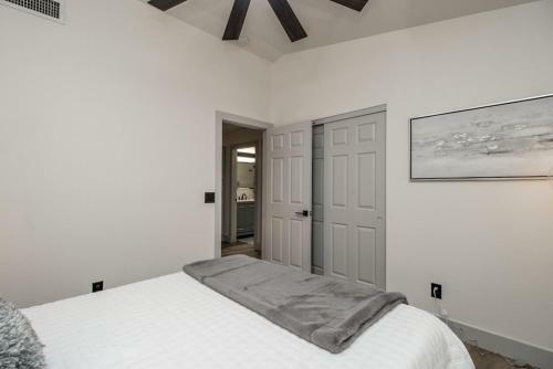 Newly Renovated 4 Bedroom Retreat Wpool