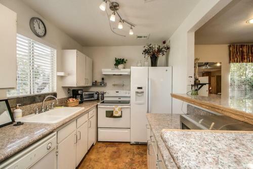 Charming 1-bdrm Guesthouse In Historic District