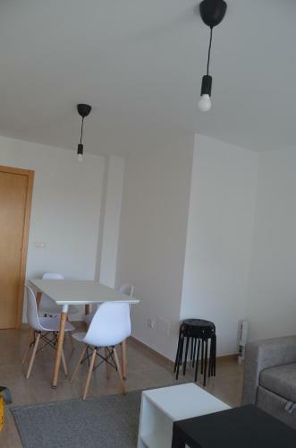 Precioso Apartamento Con Garaje En Ares.