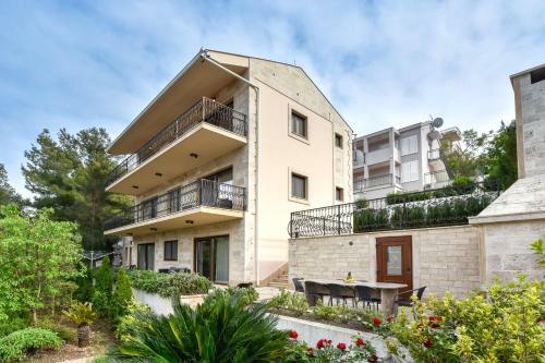Villa Sunset Apartments