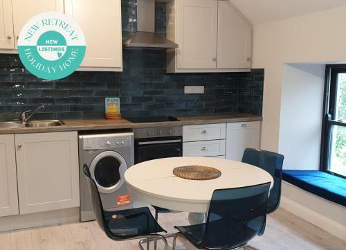 Eyre Square Holiday Apartment