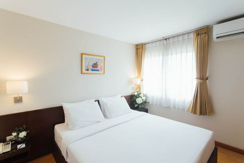 Seasons Siam Hotel