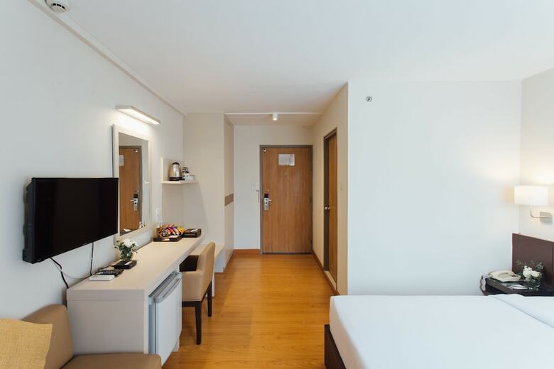 Seasons Siam Hotel