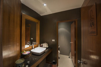 Hotel Layana Resort & Spa