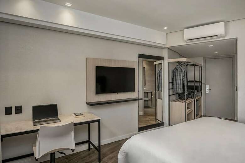 Hotel Intercity Express Porto Alegre