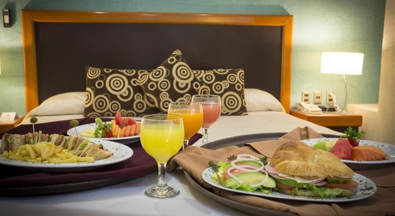 Hotel Abastos Plaza