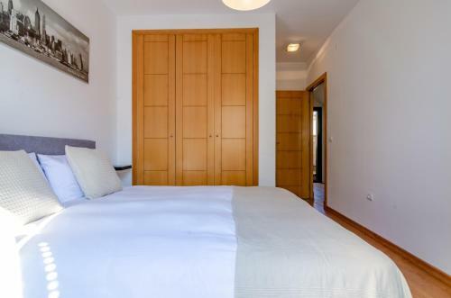 Wintowinrentals Large Terrace, Pool & 300m Beach