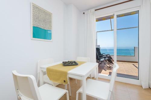 Wintowinrentals Great Apartment & 1st Line Beach