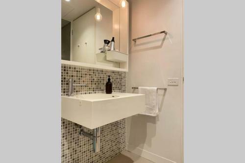 Cute 1b Apartment Next To Albert Park#free Parking