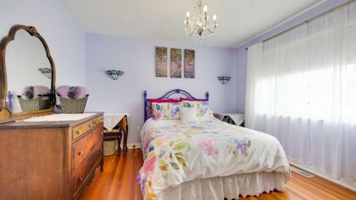 Oak Bay Hampshire Home