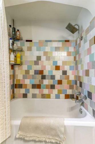 Apartamento Creative, Classic, Downtown Gem!