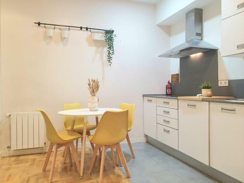 Apartamento Con Patio En El Centro de Bilbao & Guggenheim