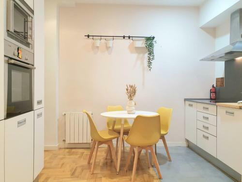 Apartamento Con Patio En El Centro de Bilbao & Guggenheim