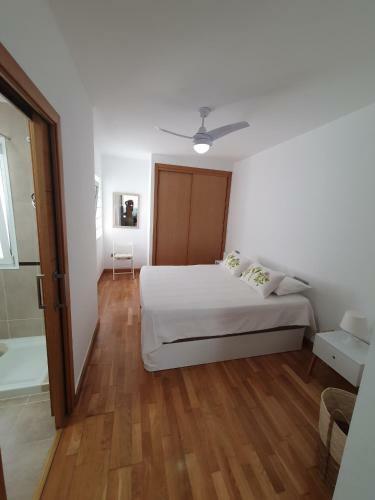Cozy Cala Apartment