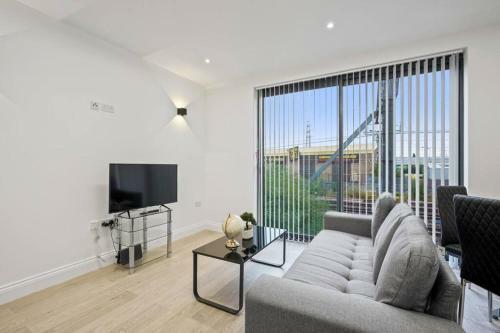 Immaculate And Modern 2 Bedroom Apartment In Slough
