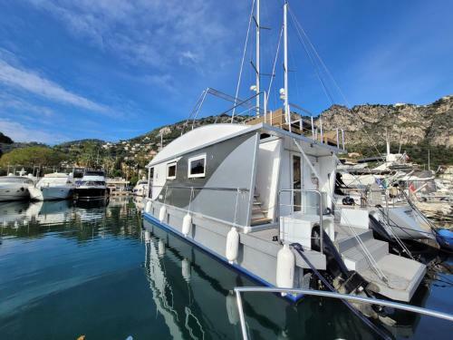 Houseboat Aurora