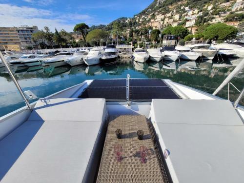 Houseboat Aurora