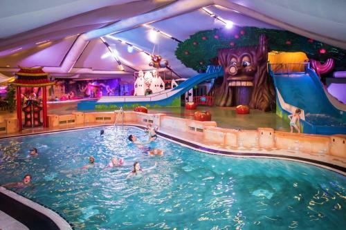 Apartamento Chalet Campingpark Capfun de Bongerd 5-star