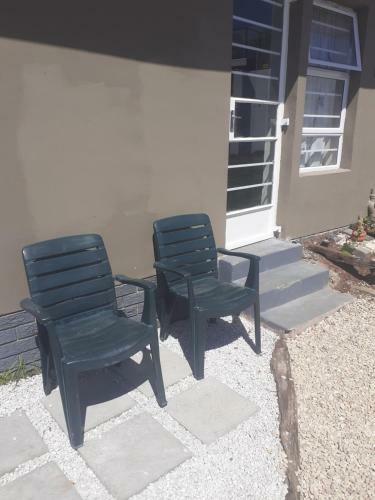 Hostal Aloha Beach Guest House