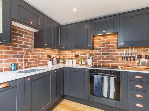 Pass The Keys Charming Country Cottage With Spectacular Views
