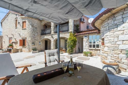 Charming Apartment Alba Premium