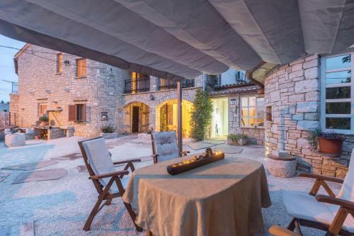 Charming Apartment Alba Premium