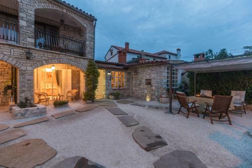 Charming Apartment Alba Premium