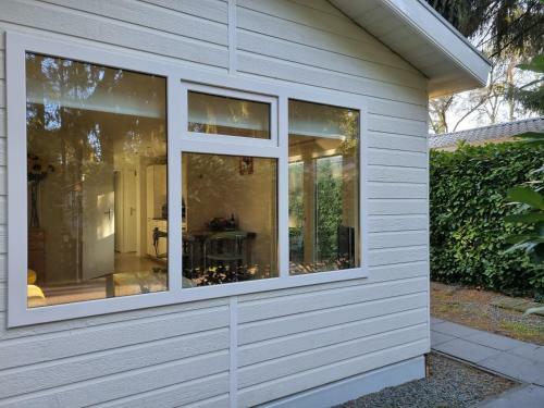 Ruim En Fris Chalet Aan de Bosrand