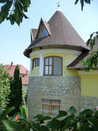 Stefan Apartments
