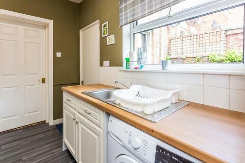 Apartamento ?lovely 2 Bed Flat ? Wifi ? Nr Avondale Park?