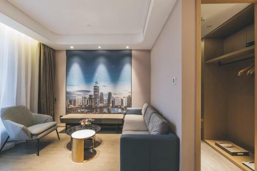Atour Hotel Shaoxing Shangyu E-travel Town
