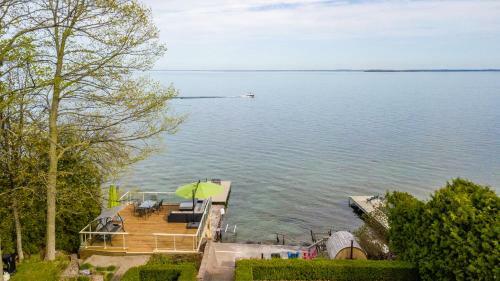 Villa Luxury Lake Simcoe Waterfront Cottage