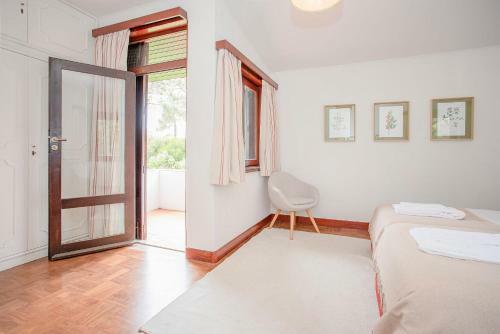 Liiiving In Moledo - Beach & Garden Villa