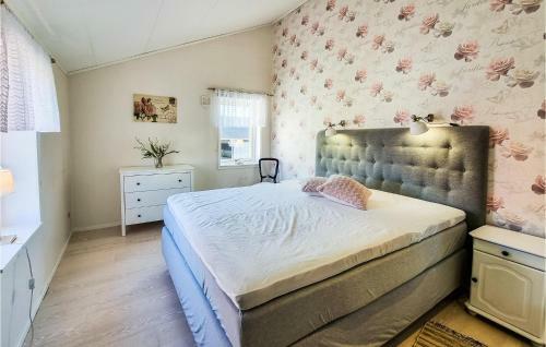 Nice Home In Sk�rhamn With Wifi And 2 Bedrooms