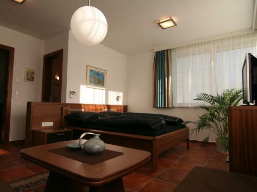 Apartments Schlo�-wei�enstein-stra�e