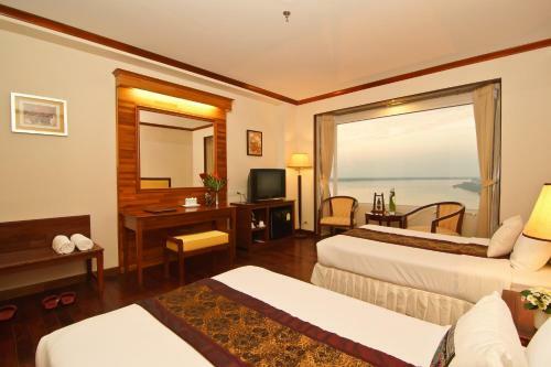 Champasak Grand Hotel