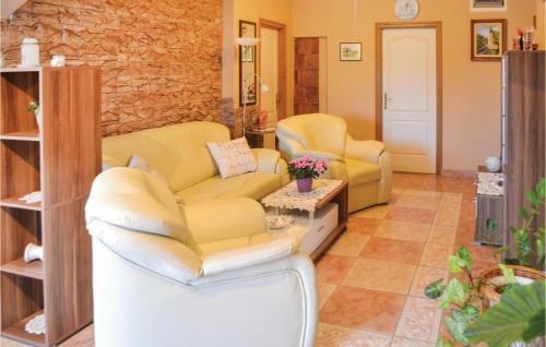 Holiday Home Majus Utca-balatonlelle