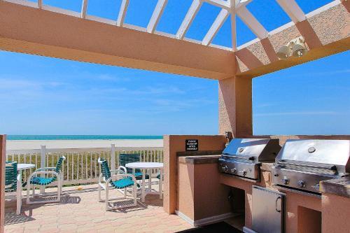 Crescent Beach Club I 19f