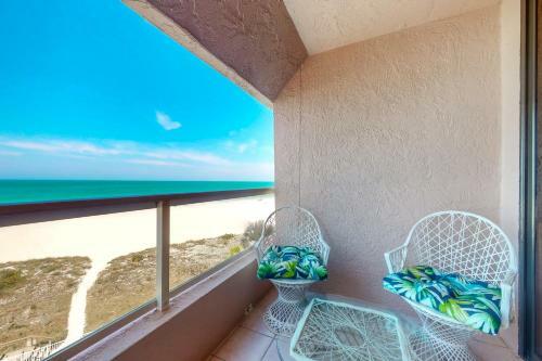 Crescent Beach Club I 5c
