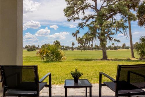 4 Bedroom Home In Downtown, 5 Min From The Beach.