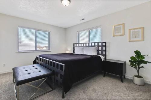 Treasure Valley?s Massive Gathering Home With Ballroom Sleeps 32