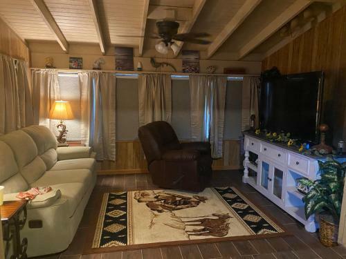 Villa Off The Hook Log Harbor Cabin