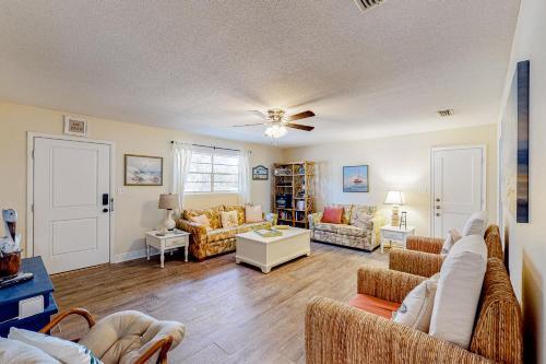 Bungalow By The Sea Unit B