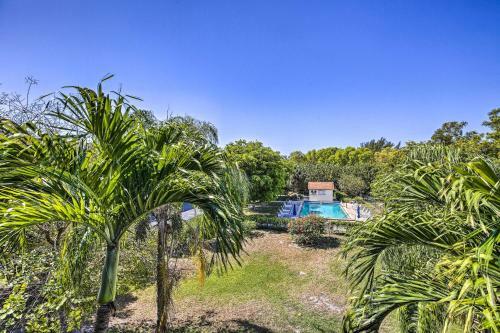 Apartamento Coastal Condo With Pool Access Less Than 1 Mi To Beach!