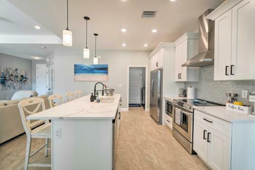 Venice Home With Beach Nearby And Walk To Park!