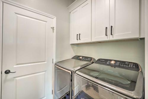 Venice Home With Beach Nearby And Walk To Park!