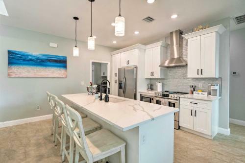 Venice Home With Beach Nearby And Walk To Park!