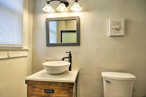 Renovated Home - Walk To Medical District!