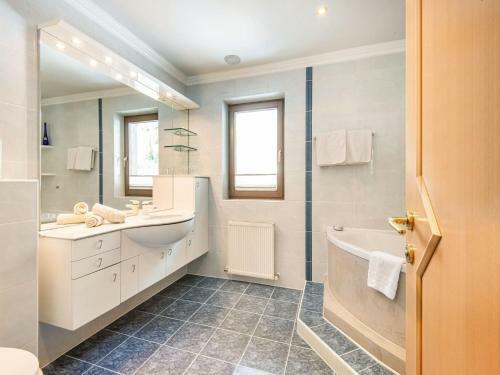 Spectacular Apartment In L�ngenfeld With 3 Balconies